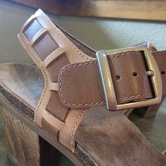 Dansko block heel sandals size 40 / Womens 10 - Picture 6 of 7